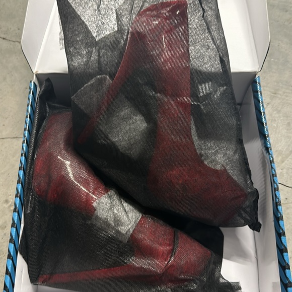 BONDAGE 01, RED PATENT - Picture 6 of 7